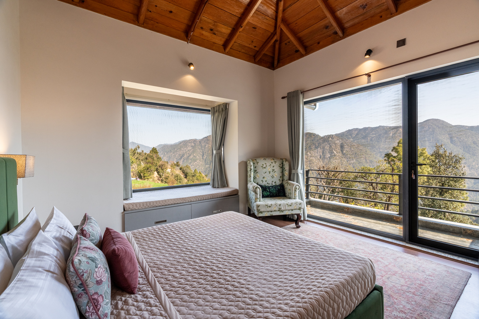 Summerfield Manor, Bhimtal, Kumaon Region - Hill Villas - Uttarakhand