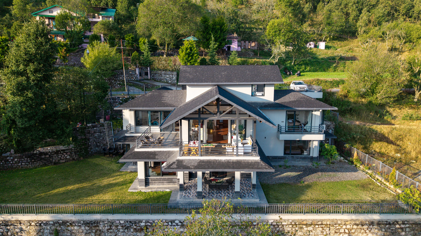 Summerfield Manor, Bhimtal, Kumaon Region - Hill Villas - Uttarakhand